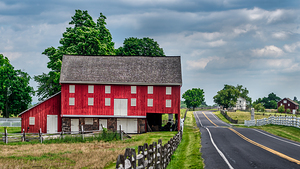 The Sherfy Barn: Roadside Charm