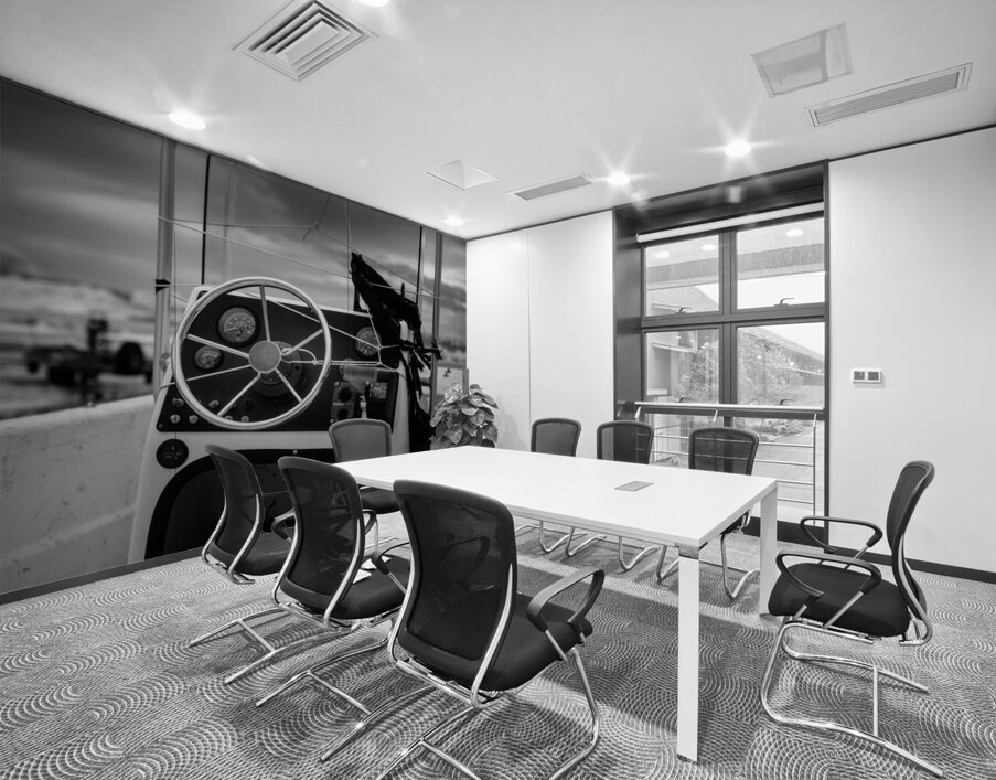 Detailing the Deck: Black & White Boat Beauty Wall Printing