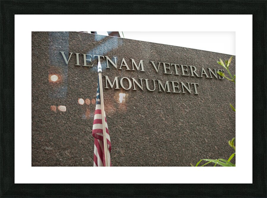 War Monument Picture Frame print