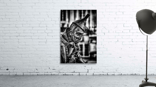 Cogitating Sculpture: Unveiling the Pondering of the Thinking Tin Man in York Wall Preview