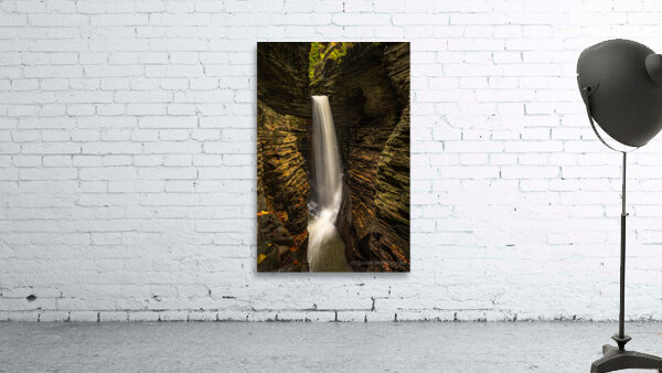 Narrow Falls Wall Preview